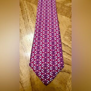 Hermès Paris Silk Tie – Red Geometric Golf Pattern